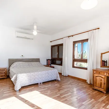 Mountain/sea View 6 Bedroom In Chirokitia *