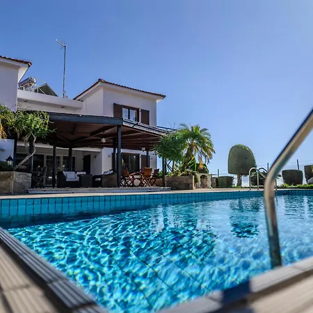 Mountain/sea View 6 Bedroom In Chirokitia ヴィラ *