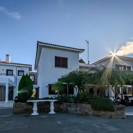 Mountain/sea View 6 Bedroom In Chirokitia ヴィラ