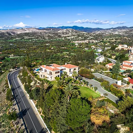 Mountain/sea View 6 Bedroom In Chirokitia ラルナカ