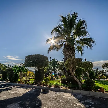Mountain/sea View 6 Bedroom In Chirokitia *