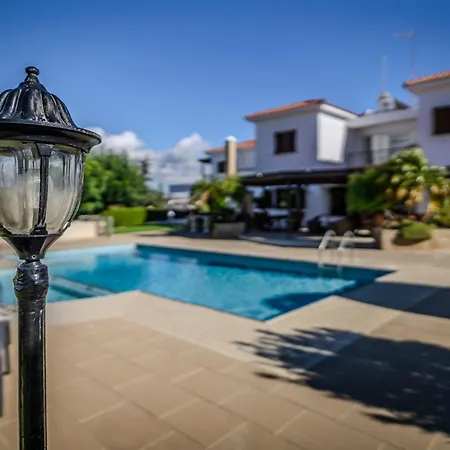 Mountain/sea View 6 Bedroom In Chirokitia Villa *