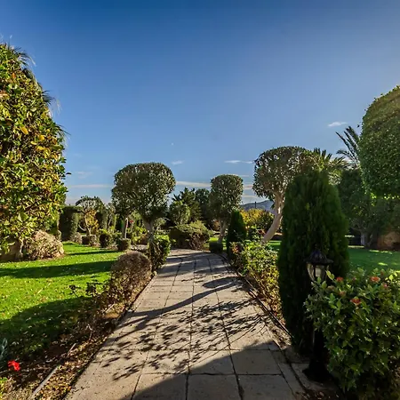 Mountain/sea View 6 Bedroom In Chirokitia فيلة *