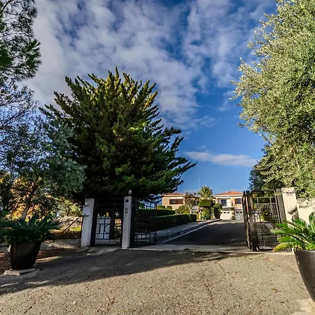 Mountain/sea View 6 Bedroom In Chirokitia فيلة لارنكا