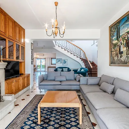 Villa Mountain/sea View 6 Bedroom In Chirokitia Larnaca