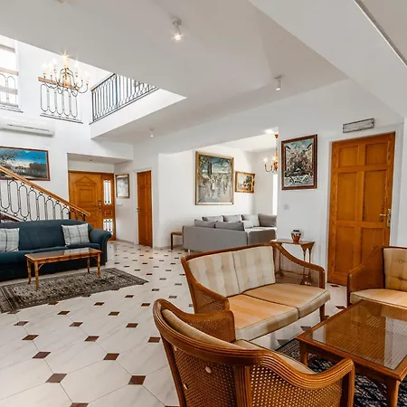 Mountain/sea View 6 Bedroom In Chirokitia *