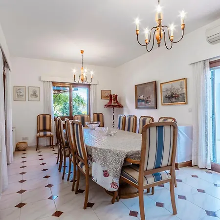 Mountain/sea View 6 Bedroom In Chirokitia Larnaca