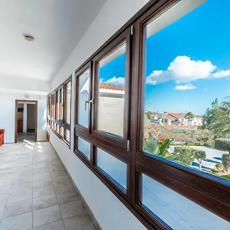 Mountain/sea View 6 Bedroom In Chirokitia فيلة *